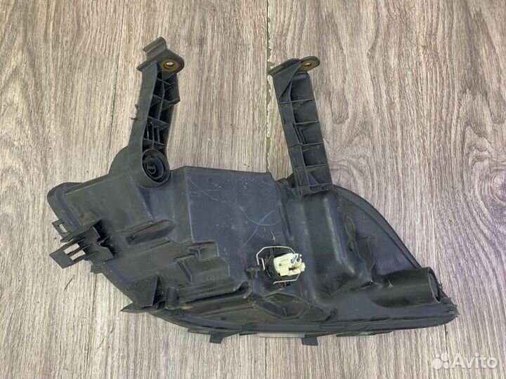 Поворотник передний левый Opel Astra J хетчбэк