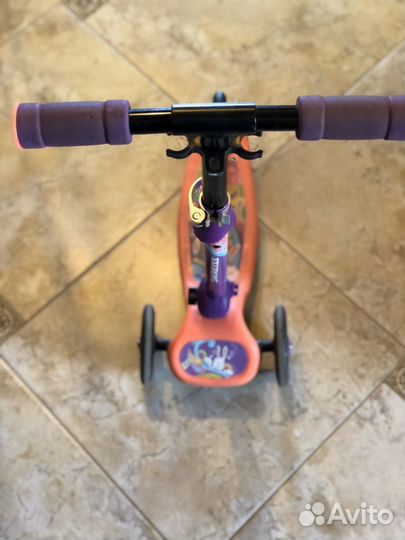 Детский трехколёсный самокат