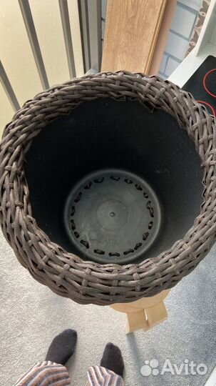 Кашпо из искусственного ротанга