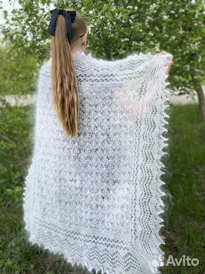 Пуховые белые платки шали