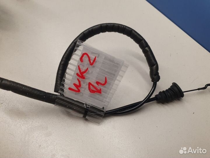 Трос открывания передней двери Jeep Grand Cherokee WK2 2010