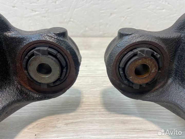 Кулаки задние пара Mazda 3 BM