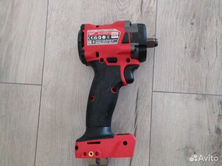 Гайковерт аккумуляторный Milwaukee M18 FIW2F12