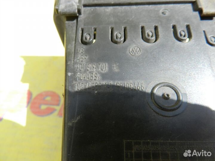 Дефлектор торпедо левый Volkswagen Passat B6