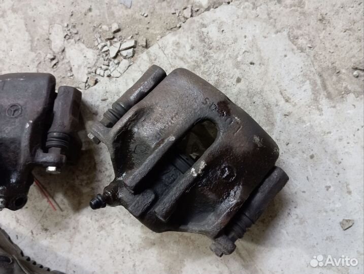 Передние тормоза в сборе W124 e280