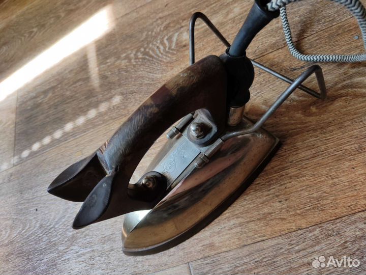 Утюг советский тяжелый