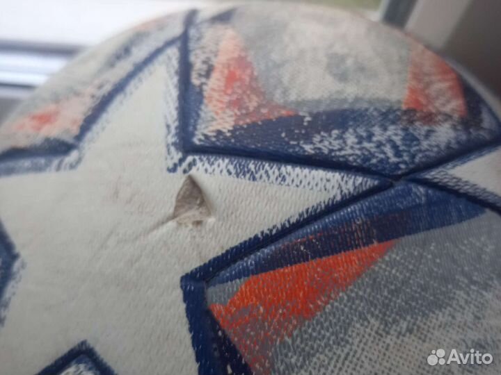 Футбольный мяч