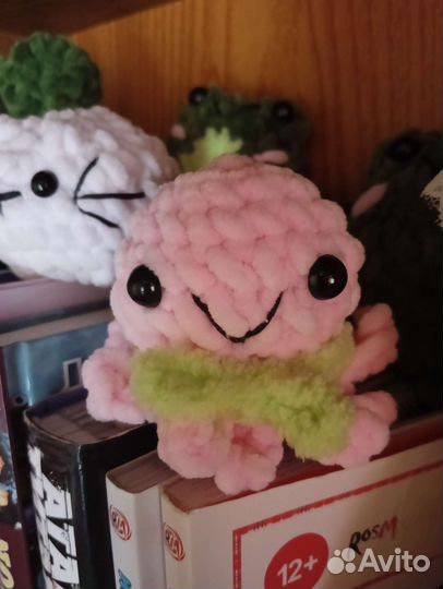 Брелок игрушка вязаный осьминог