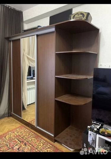 Шкаф с зеркалом