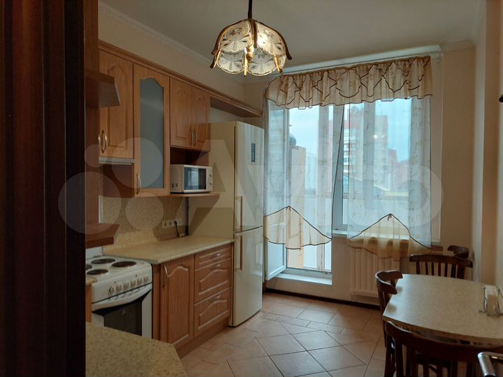 2-к. квартира, 56 м², 5/18 эт.