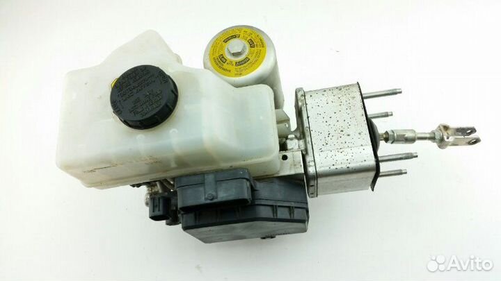 Главный тормозной цилиндр Nissan Patrol Y62 VK56VD