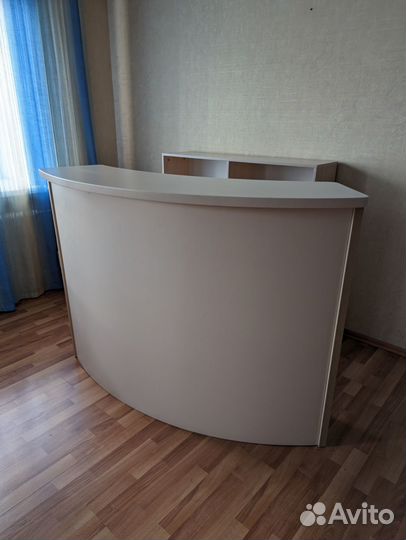 Стойка полукруглая, ресепшн
