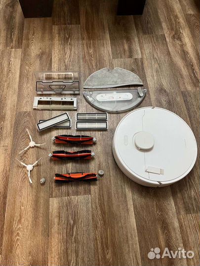 Робот пылесос trouver