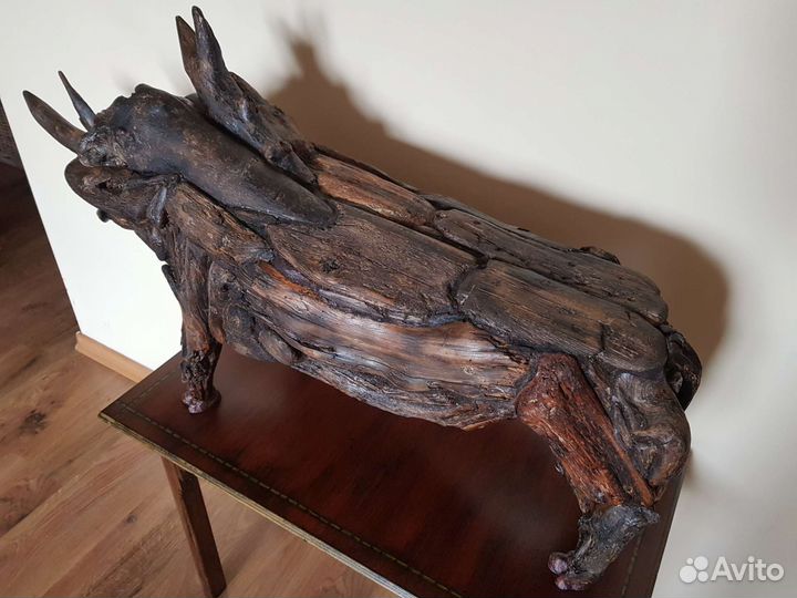 Интерьерная скульптура из кусочков дерева