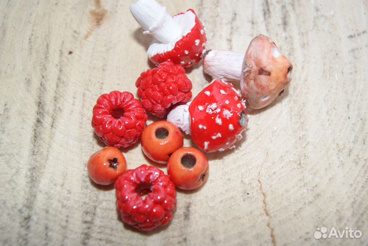 Бусины для дред. Ягоды. Мухомор