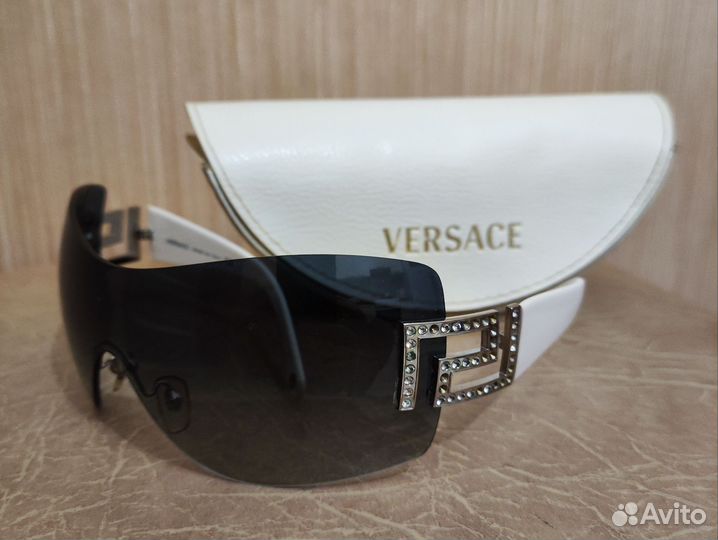 Солнцезащитные очки женские versace