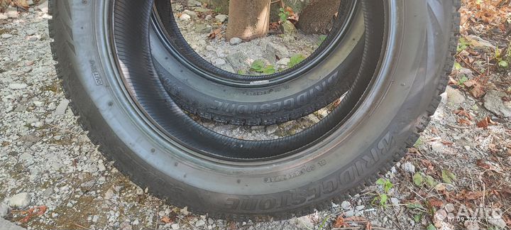 Bridgestone Blizzak VRX 215/55 R18