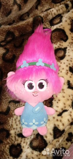 Много мягких игрушек