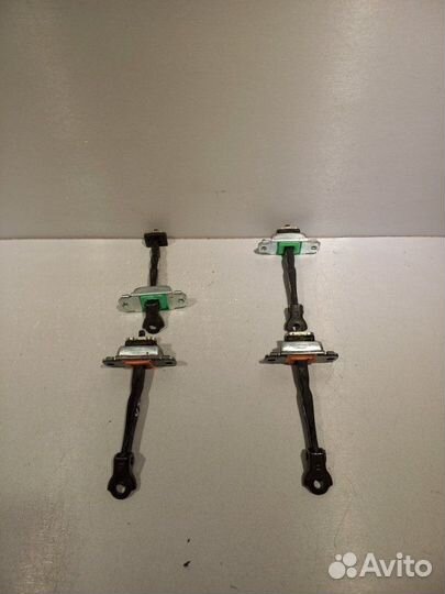 Ограничитель двери Kia Rio 4 X-Line хэтчбек G4LC