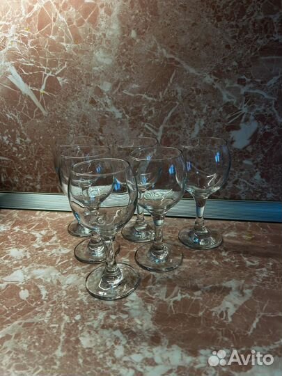 Бокалы под вино
