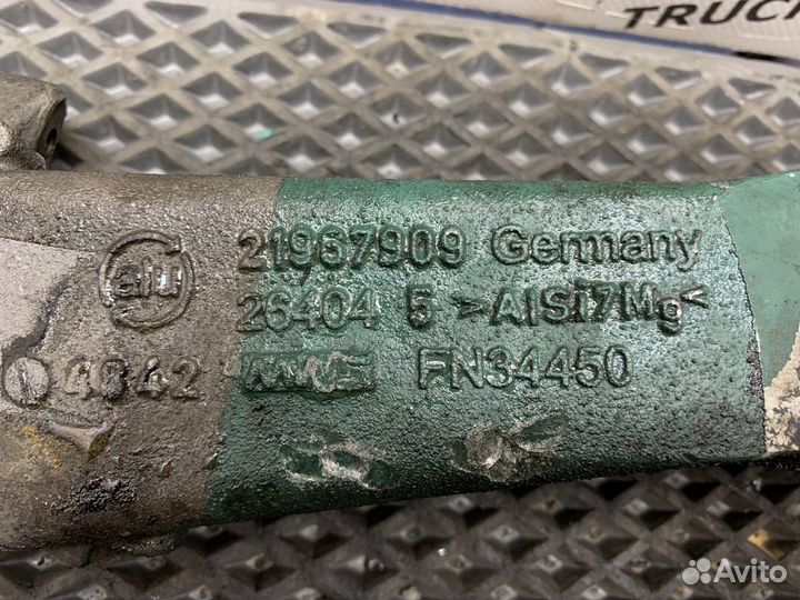 Кронштейн двигателя передний Volvo FH