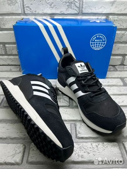 Кроссовки мужские adidas zx700 hd black