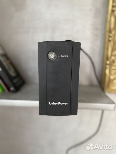 Бесперебойник cyberpower