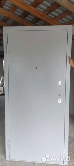 Дверь входная металлическая 880 левая