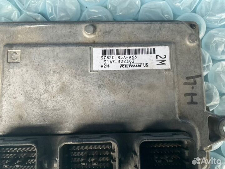 Эбу двигателя / мозги Honda Cr-V RM4 K24Z7 2013