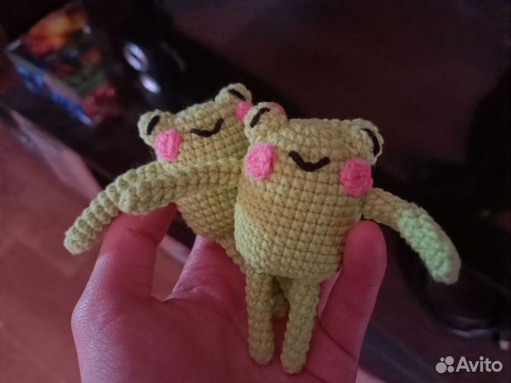 Вязаная лягушка