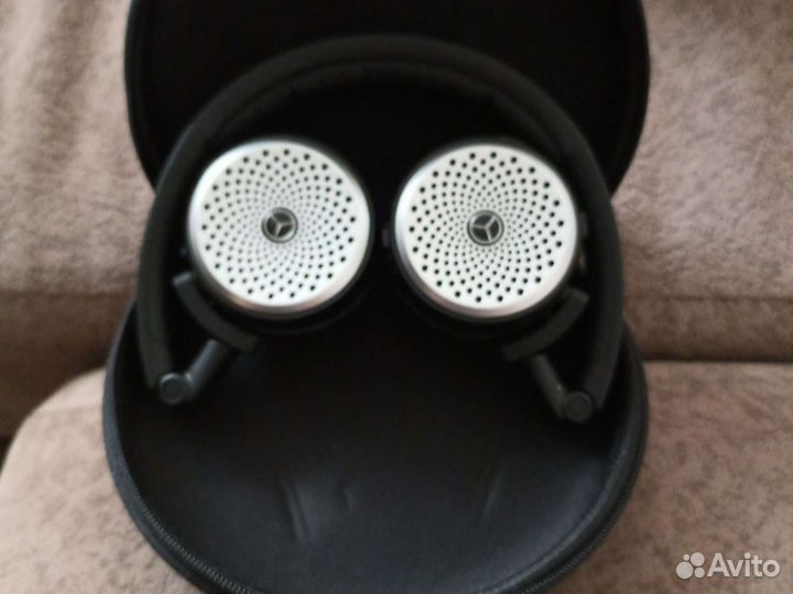 Беспроводные наушники мерседес бенз 222