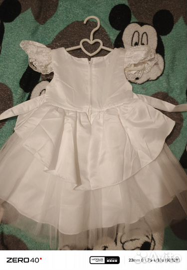 Нарядное платье для девочки новое 90-100