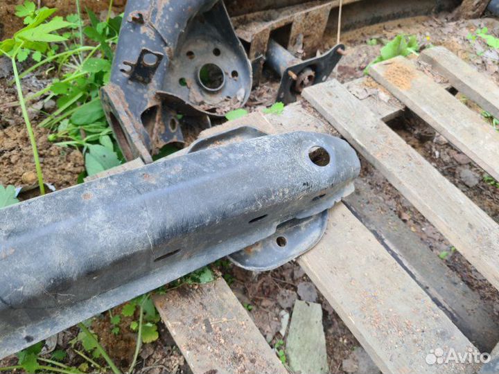 Усилитель бампера задний Citroen C4 купе 2006