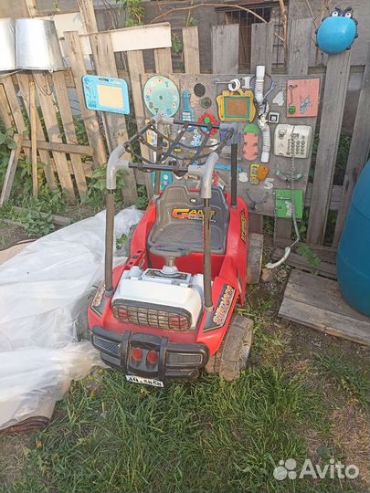 Детская машинка на аккумуляторе с пультом