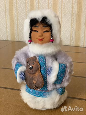 Фигурка меховая - Ненка с медвежонком