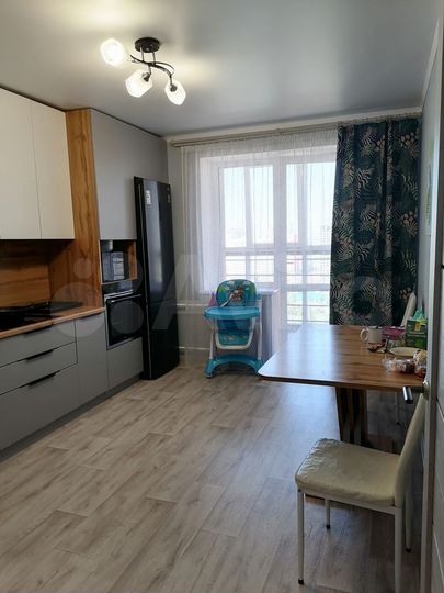 3-к. квартира, 96,4 м², 14/17 эт.