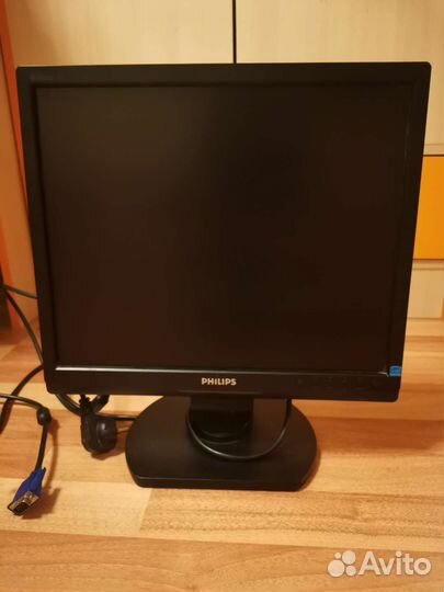 Монитор Philips 2012 года