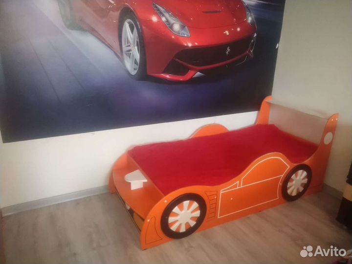 Детская кровать машина с матрасом