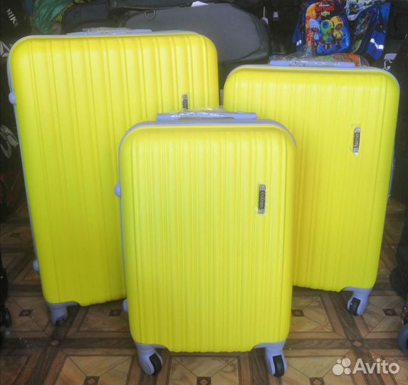 Чемоданы пластиковые