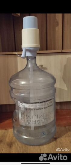 Бачок для воды с насосом