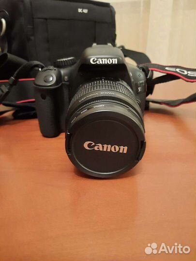 Зеркальный фотоаппарат Canon EOS 550D