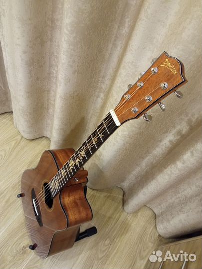 Акустическая гитара