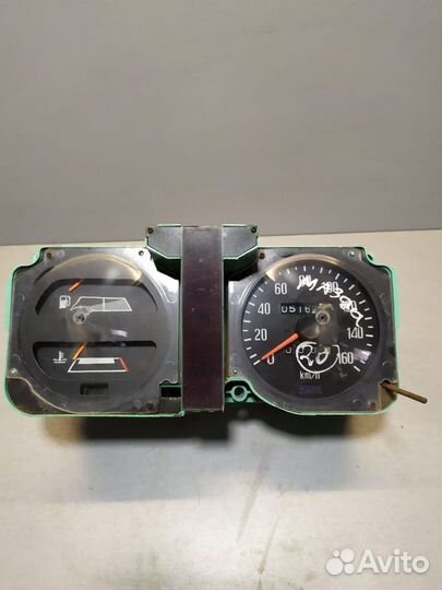 Панель приборов Mazda 323