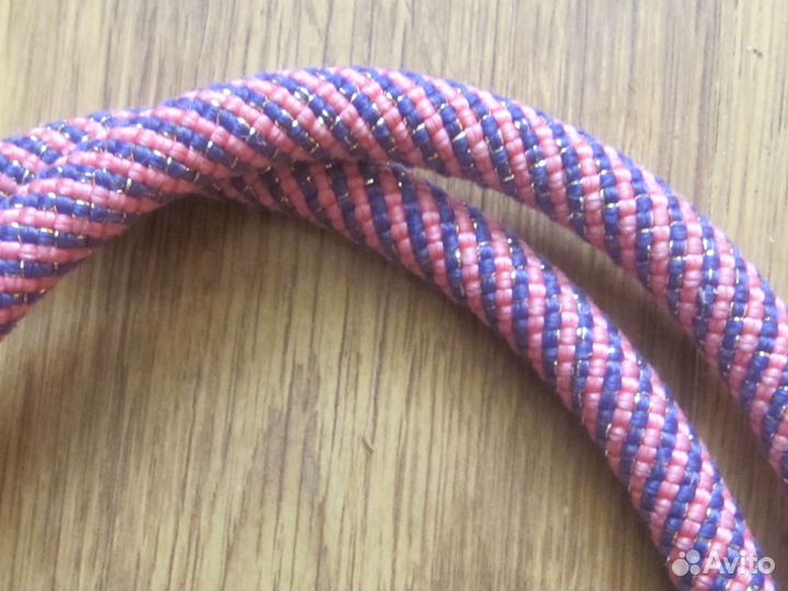 Гимнастическая скакалка