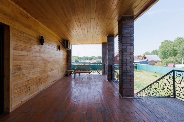 Дом 351 м² на участке 11,6 сот.