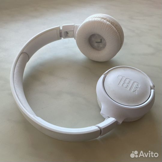 Беспроводные наушники JBL Tune 510BT белый