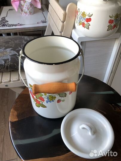 Эмалированный чайник и бидон СССР