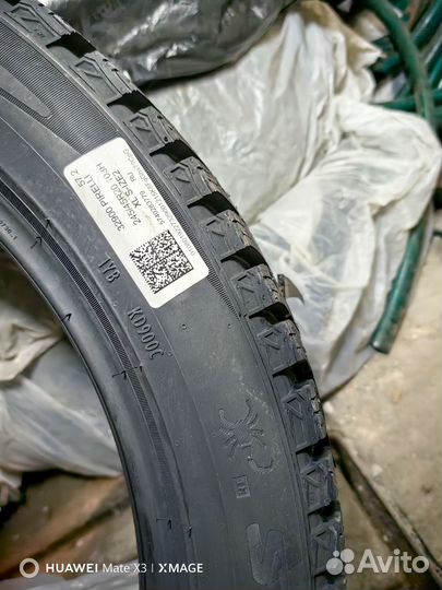 Pirelli Scorpion Ice Zero 2 245/45 R20