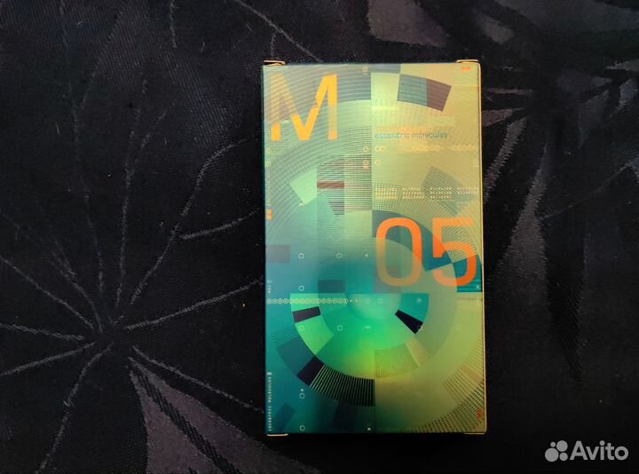 Escentric molecules 05 Молекула 05