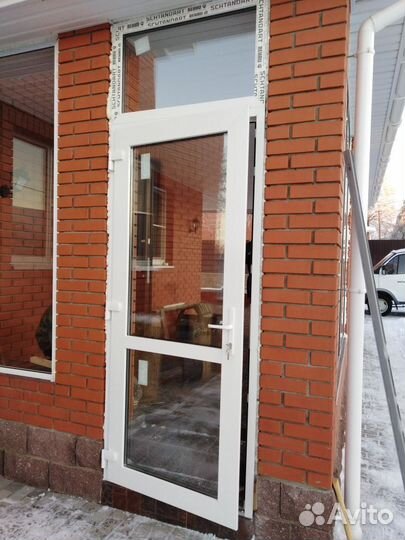 Пластиковые двери